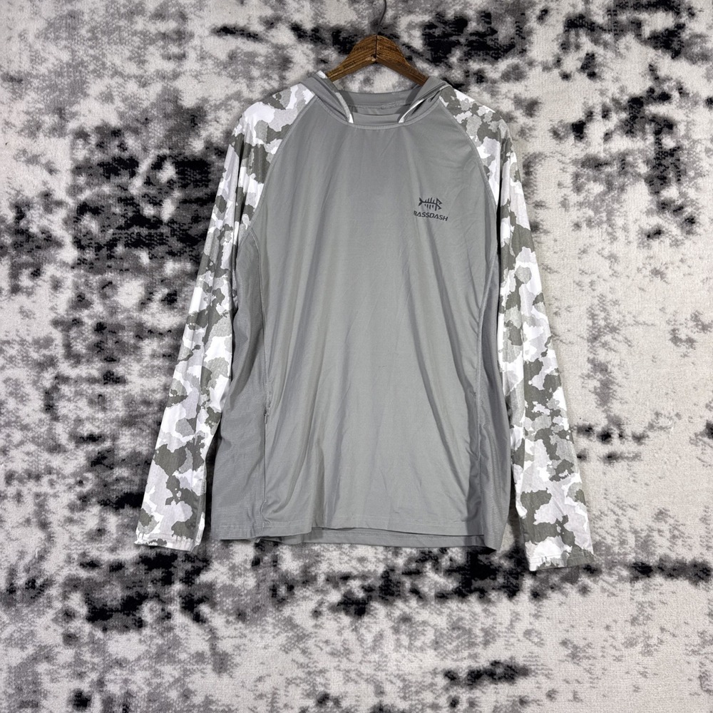 Bassdash Lightweight Fishing Hoodie Mens Size Small Gray‎ White Camo Performance